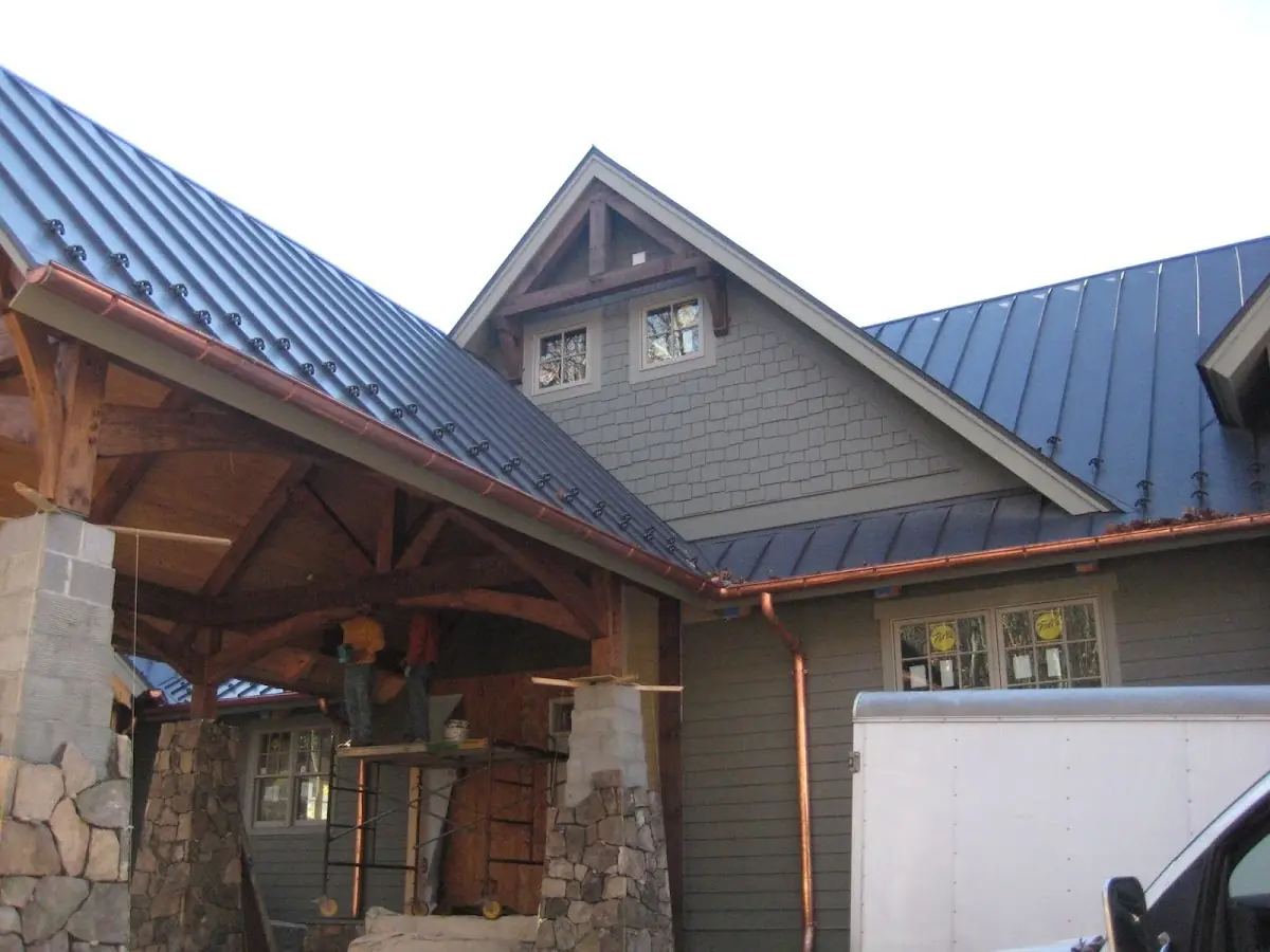 Craftsman Roofing team delivering quality roofing work in Glenlake